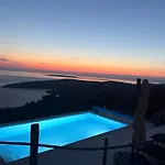 Vacation Ustrine