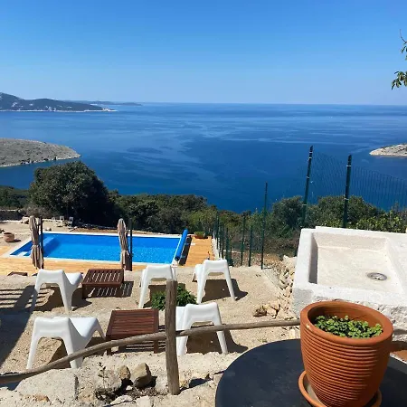 Vacation * Ustrine
