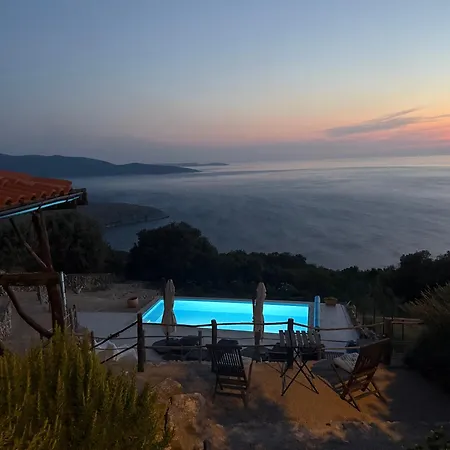 Vacation Semesterbostad Ustrine