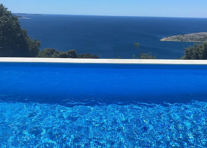 Vacation Ferienhaus Ustrine