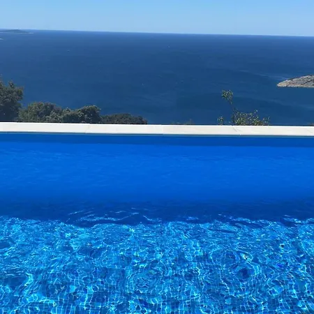 Vacation Ferienhaus Ustrine