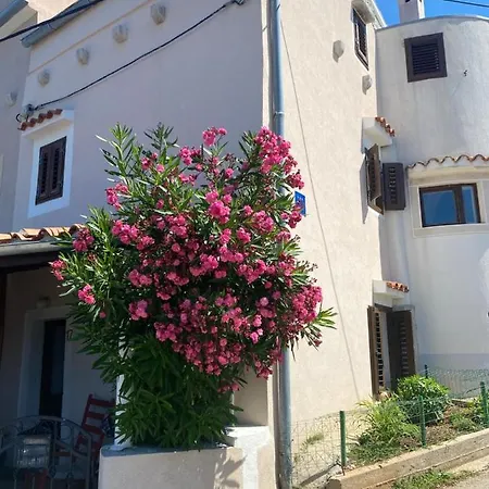 Vacation Ferienhaus Ustrine