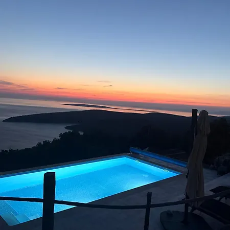 Vacation Ustrine