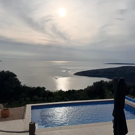 Vacation * Ustrine